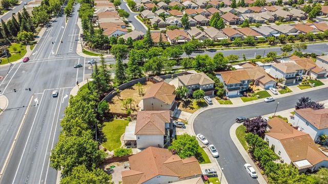 2192 Trimstone Way, Roseville, CA 95747