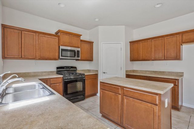 2192 Trimstone Way, Roseville, CA 95747