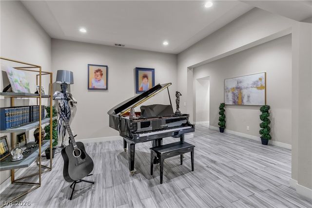 8233 Sweetwater Creek Way, Las Vegas, NV 89113