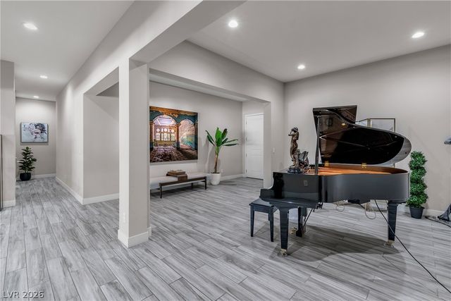 8233 Sweetwater Creek Way, Las Vegas, NV 89113