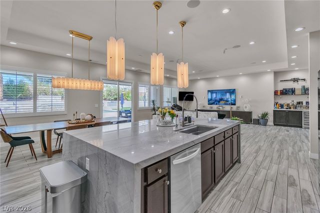 8233 Sweetwater Creek Way, Las Vegas, NV 89113
