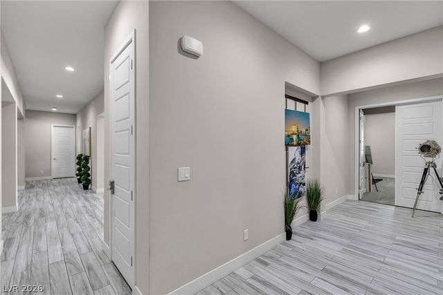 8233 Sweetwater Creek Way, Las Vegas, NV 89113