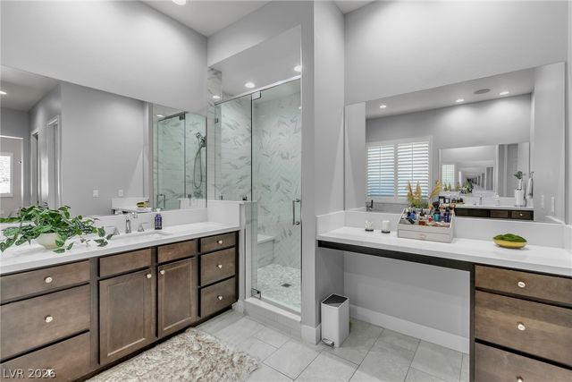 8233 Sweetwater Creek Way, Las Vegas, NV 89113