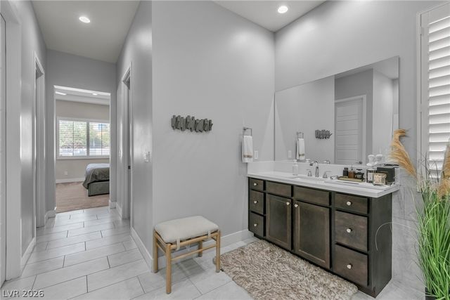 8233 Sweetwater Creek Way, Las Vegas, NV 89113