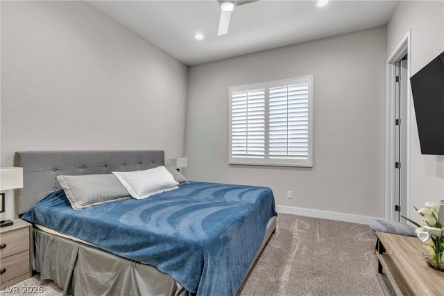 8233 Sweetwater Creek Way, Las Vegas, NV 89113