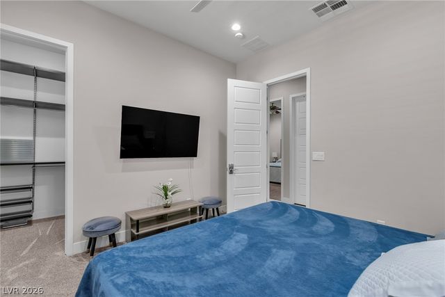8233 Sweetwater Creek Way, Las Vegas, NV 89113