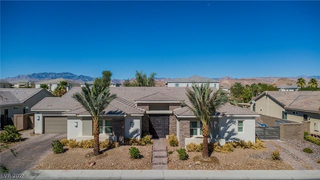 8233 Sweetwater Creek Way, Las Vegas, NV 89113