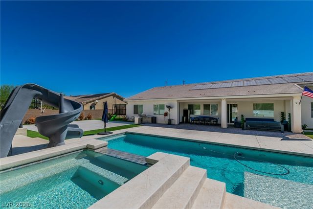 8233 Sweetwater Creek Way, Las Vegas, NV 89113