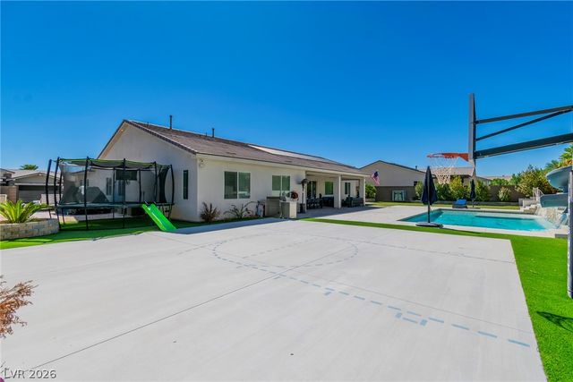 8233 Sweetwater Creek Way, Las Vegas, NV 89113