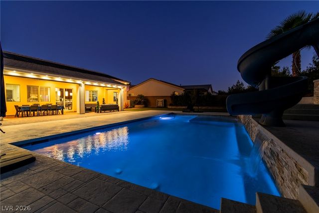 8233 Sweetwater Creek Way, Las Vegas, NV 89113