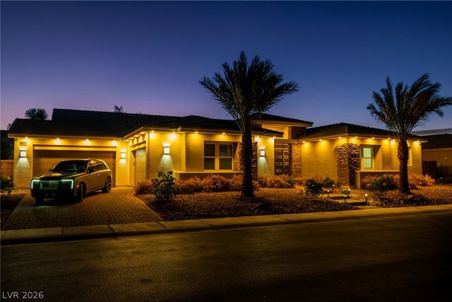 8233 Sweetwater Creek Way, Las Vegas, NV 89113