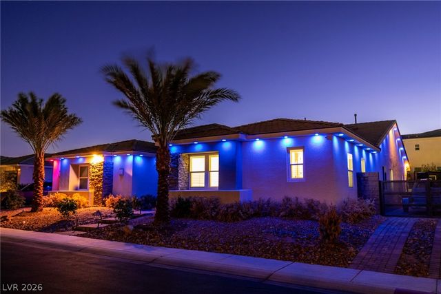 8233 Sweetwater Creek Way, Las Vegas, NV 89113