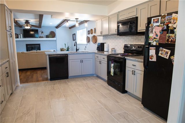 1861 W Deane Street, Fayetteville, AR 72703