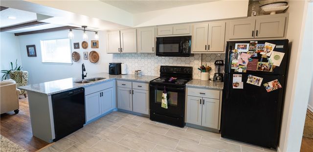 1861 W Deane Street, Fayetteville, AR 72703