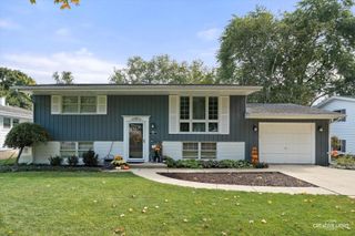 1905 Forrest Boulevard, St. Charles, IL 60174