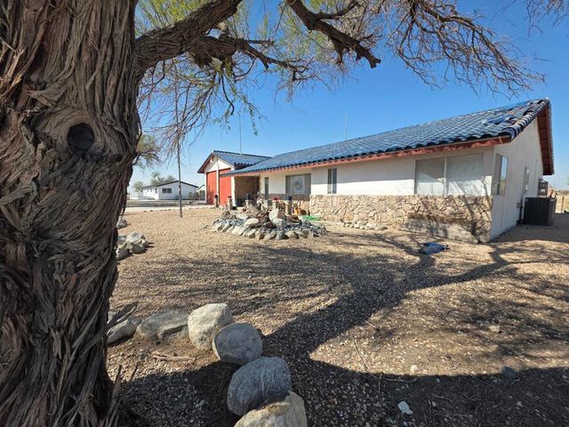 2351 Oahu Lane, Salton City, CA 92274