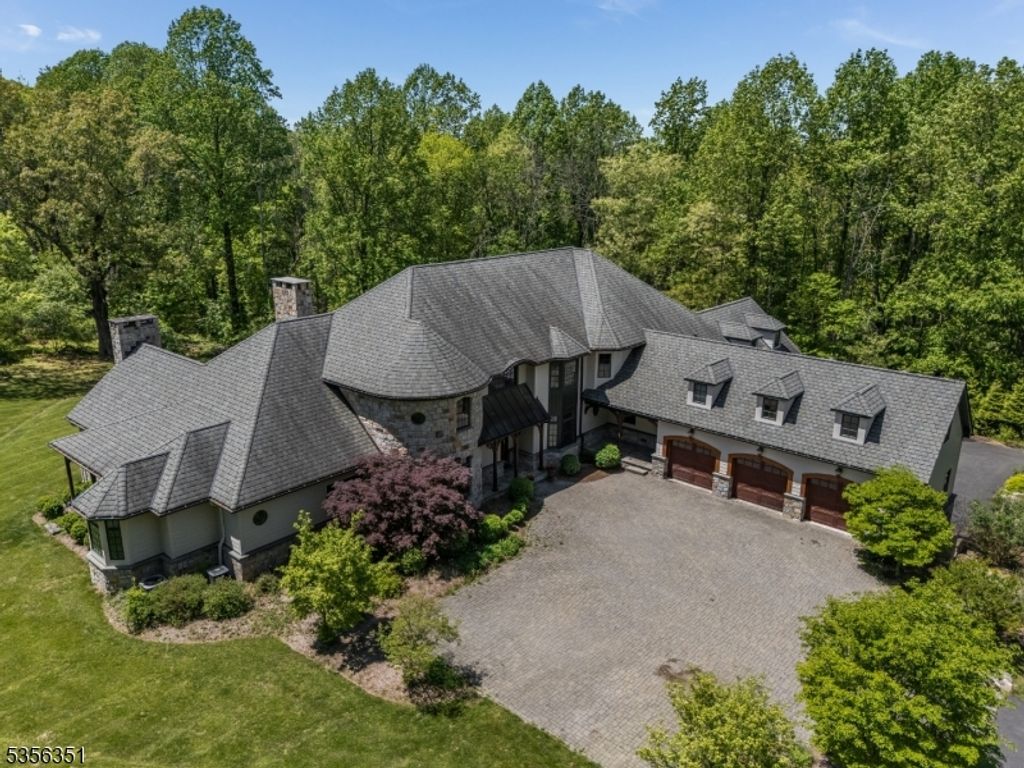 152 Whitebridge Rd, Franklin Twp., NJ 08867