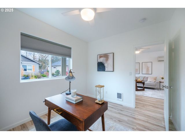 3023 HUMMINGBIRD Ln, Eugene, OR 97405