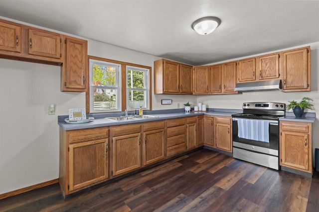 1212 S COMMERCIAL STREET, Neenah, WI 54956