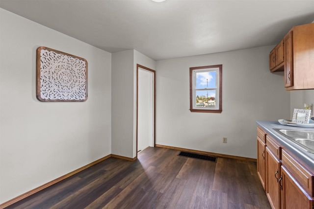 1212 S COMMERCIAL STREET, Neenah, WI 54956