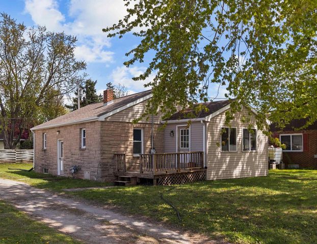 1212 S COMMERCIAL STREET, Neenah, WI 54956