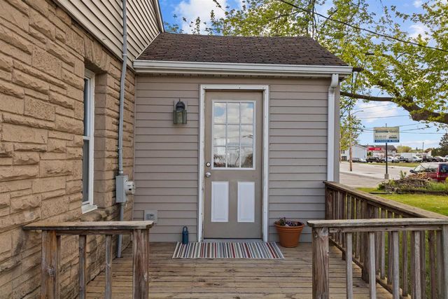 1212 S COMMERCIAL STREET, Neenah, WI 54956