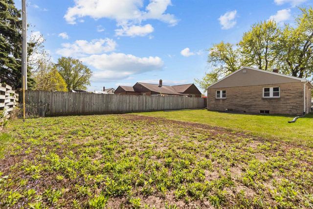 1212 S COMMERCIAL STREET, Neenah, WI 54956