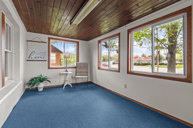 1212 S COMMERCIAL STREET, Neenah, WI 54956