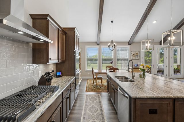 5011 High Park Hill Dr, Arrington, TN 37014