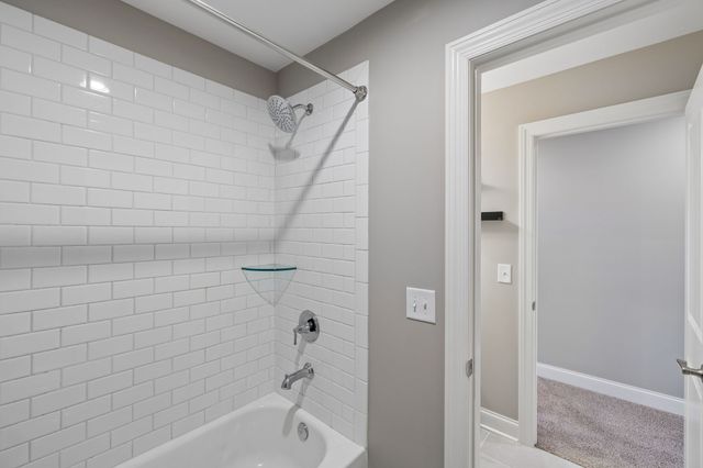 5011 High Park Hill Dr, Arrington, TN 37014