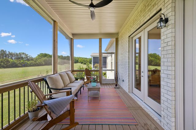 5011 High Park Hill Dr, Arrington, TN 37014