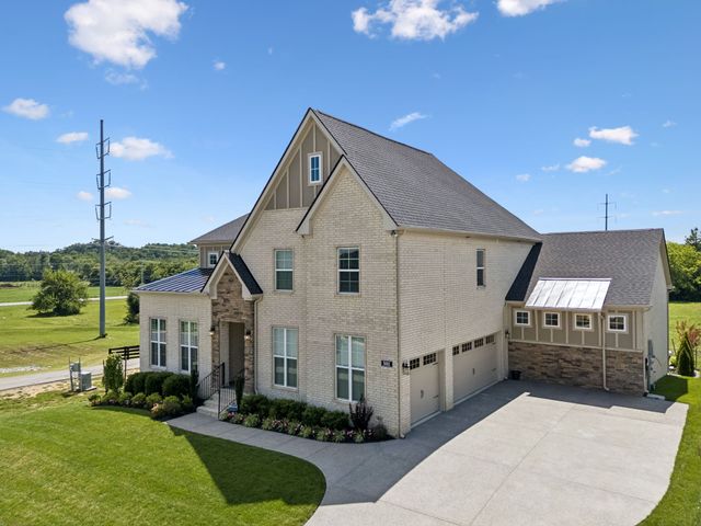 5011 High Park Hill Dr, Arrington, TN 37014