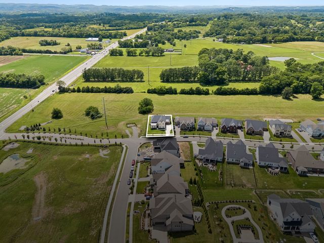 5011 High Park Hill Dr, Arrington, TN 37014