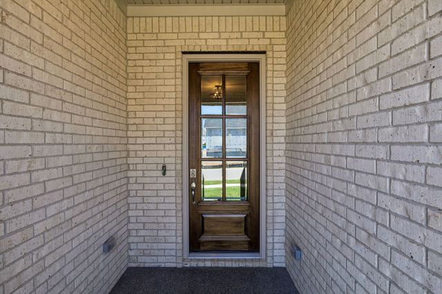 5011 High Park Hill Dr, Arrington, TN 37014