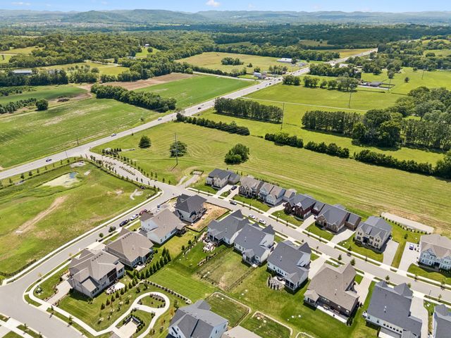 5011 High Park Hill Dr, Arrington, TN 37014