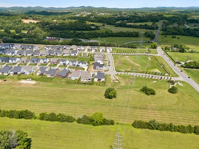 5011 High Park Hill Dr, Arrington, TN 37014