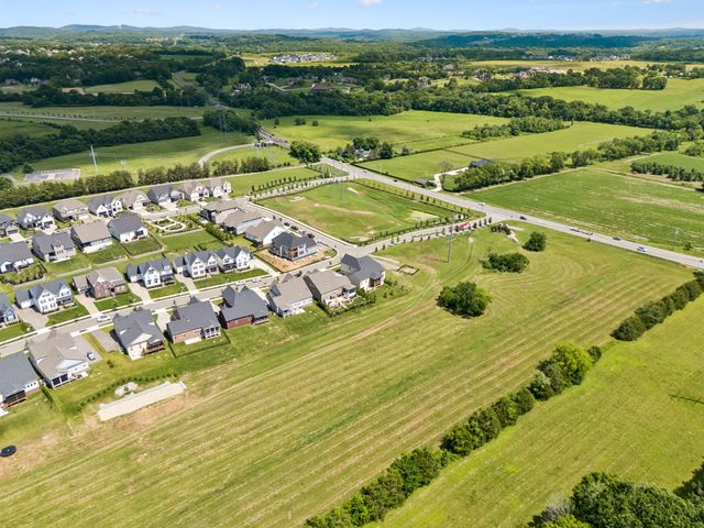 5011 High Park Hill Dr, Arrington, TN 37014