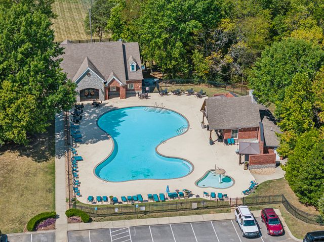 5011 High Park Hill Dr, Arrington, TN 37014