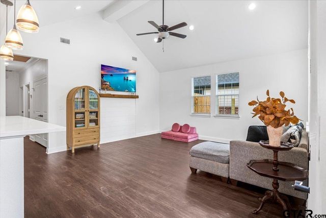 509 Zimmerman Dr, Jacksonville, TX 75766