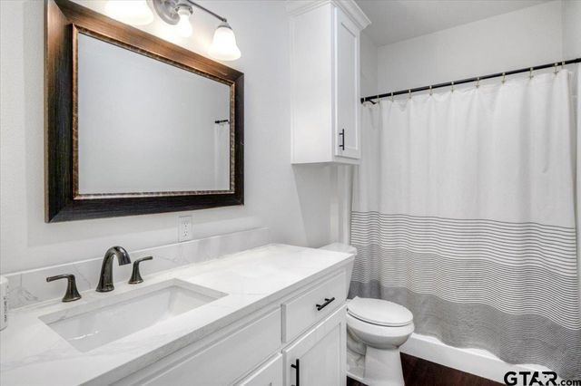 509 Zimmerman Dr, Jacksonville, TX 75766