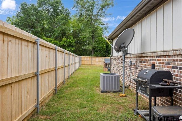 509 Zimmerman Dr, Jacksonville, TX 75766