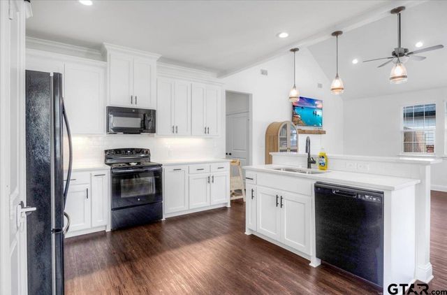 509 Zimmerman Dr, Jacksonville, TX 75766