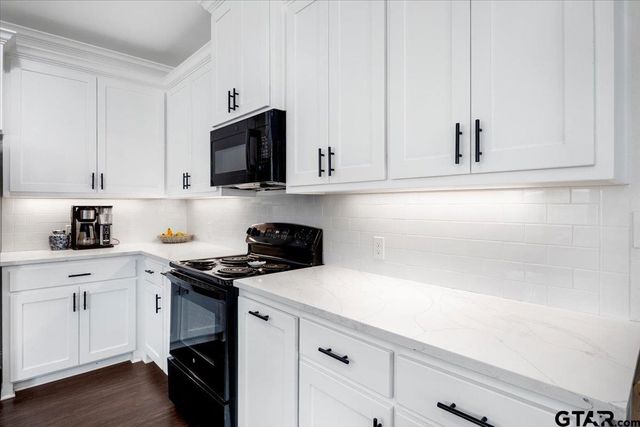 509 Zimmerman Dr, Jacksonville, TX 75766