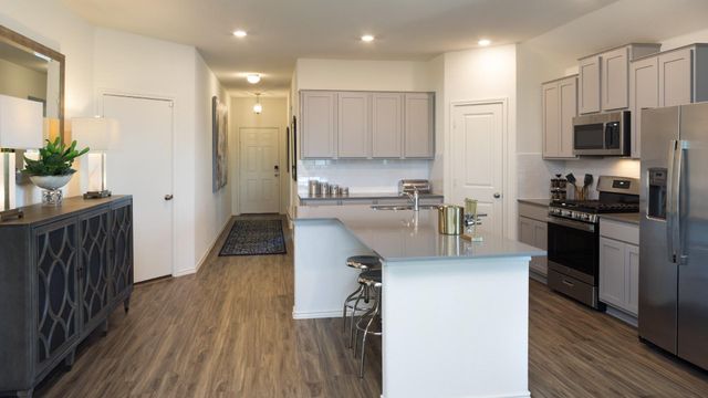 120 Donnington DR, Hutto, TX 78634