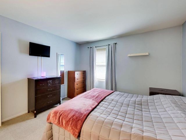 139 W Melody Lane, Woodstock, IL 60098