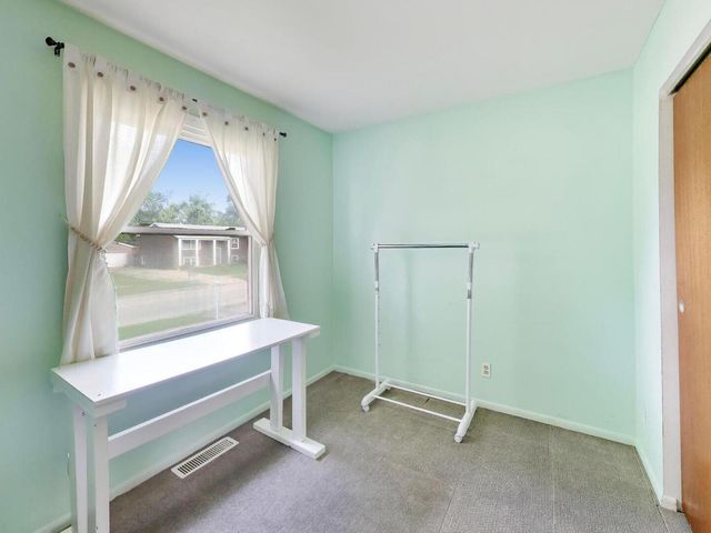 139 W Melody Lane, Woodstock, IL 60098