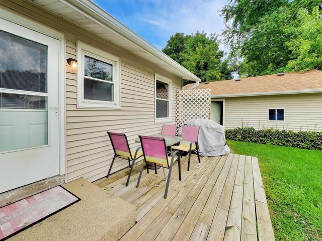 139 W Melody Lane, Woodstock, IL 60098