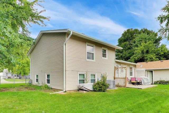 139 W Melody Lane, Woodstock, IL 60098