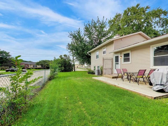 139 W Melody Lane, Woodstock, IL 60098