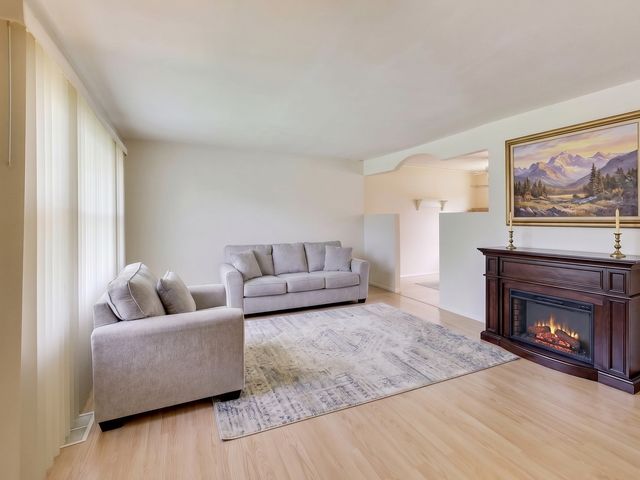 139 W Melody Lane, Woodstock, IL 60098